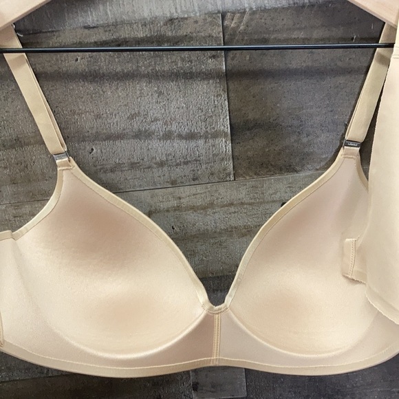 Soma Vanishing Back Wireless Bra - Picture 8 of 9